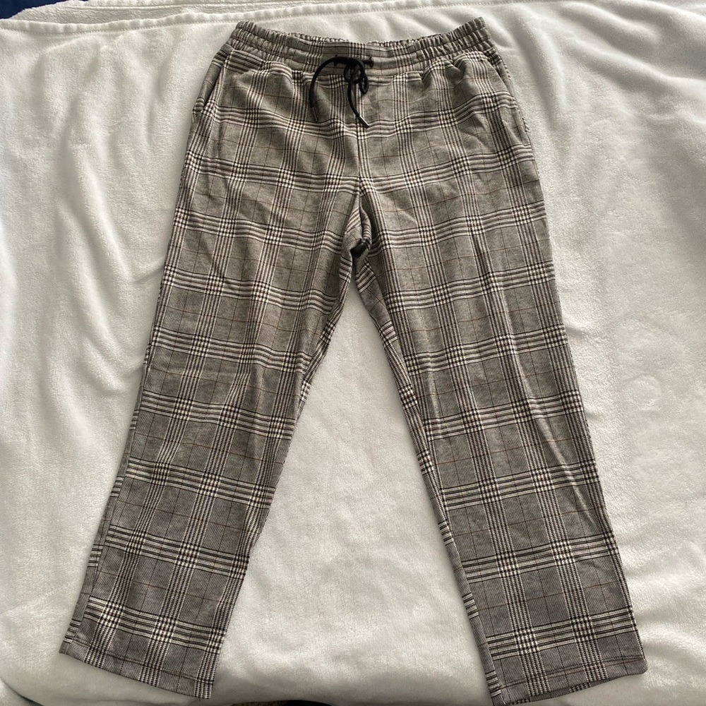 A new day ankle pants. Size M. Black with dark orange stripe.